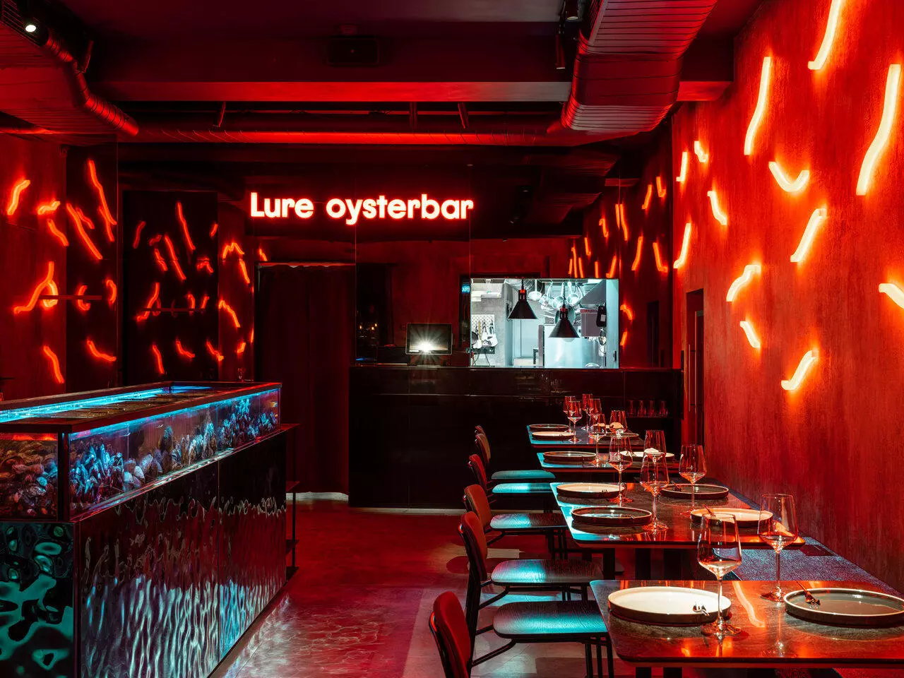 Бар ресторан можно. Lure Oyster Bar. Lure Oyster Bar Новокузнецкая. Lure Oyster Bar Bar Пятницкая. Lure Oyster Пятницкая.